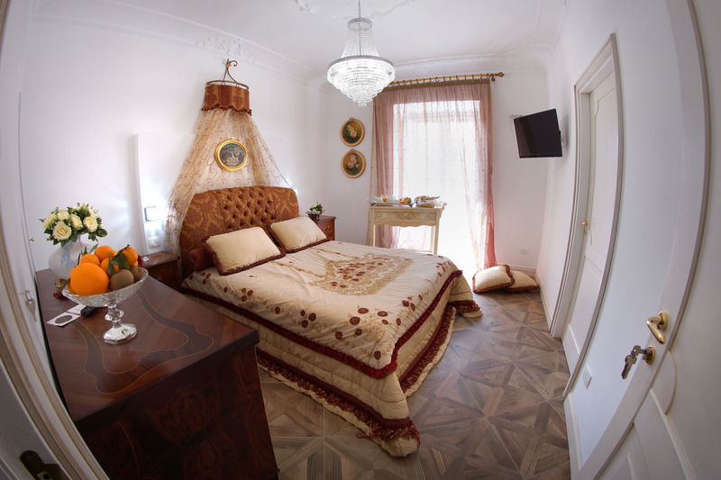 Bed & Breakfast Palazzo Del Teatro 4*
