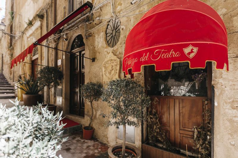 Palazzo Del Teatro Bed & Breakfast 4*