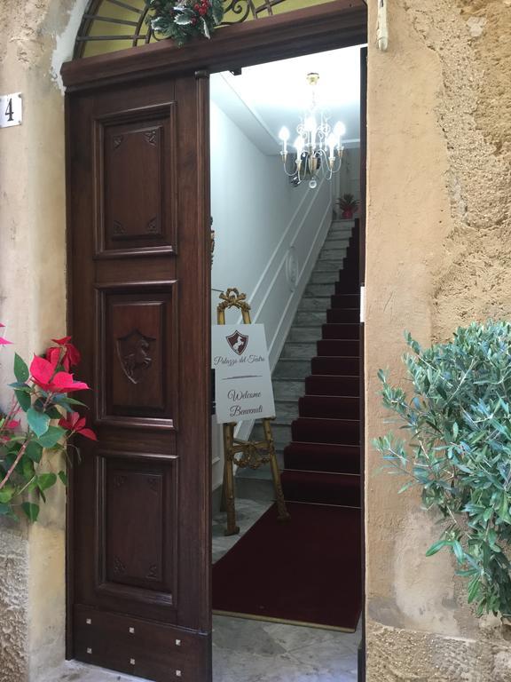Alojamento de Acomodação e Pequeno-almoço Palazzo Del Teatro 4*
